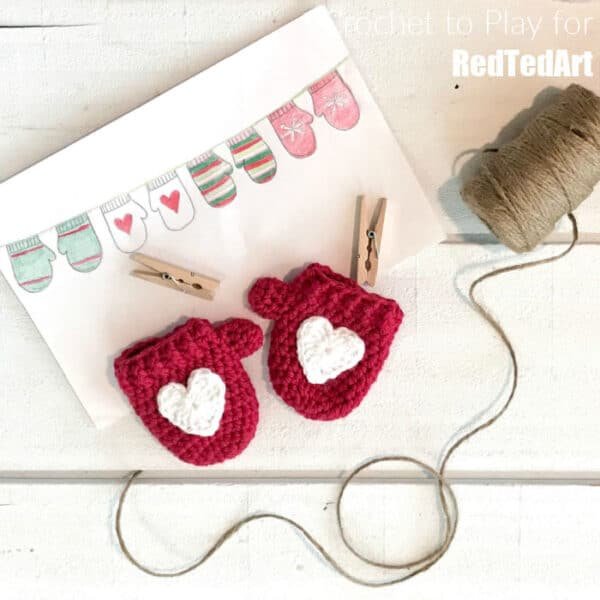 Christmas Crochet Mittens