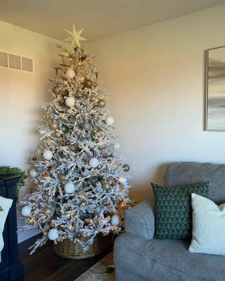 Corner Flocked Tree