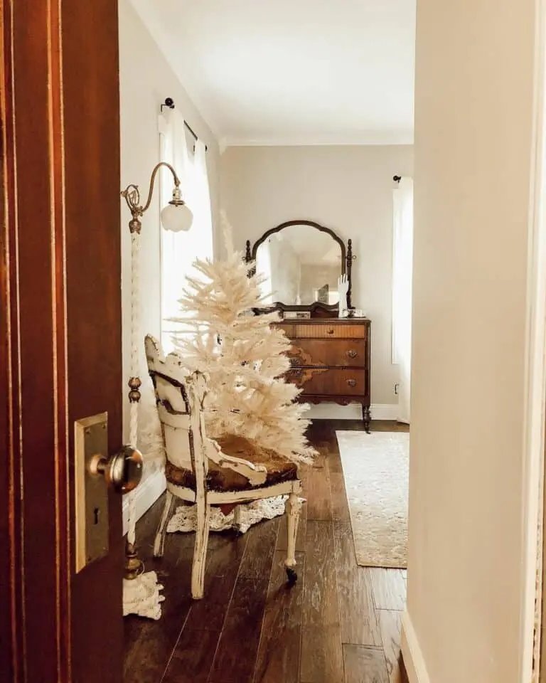 Cream Vintage Tree
