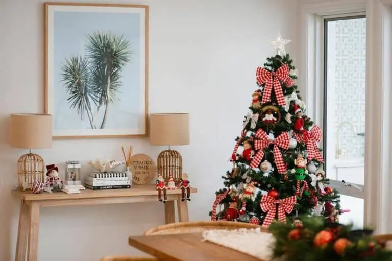 Elf-Themed Tree
