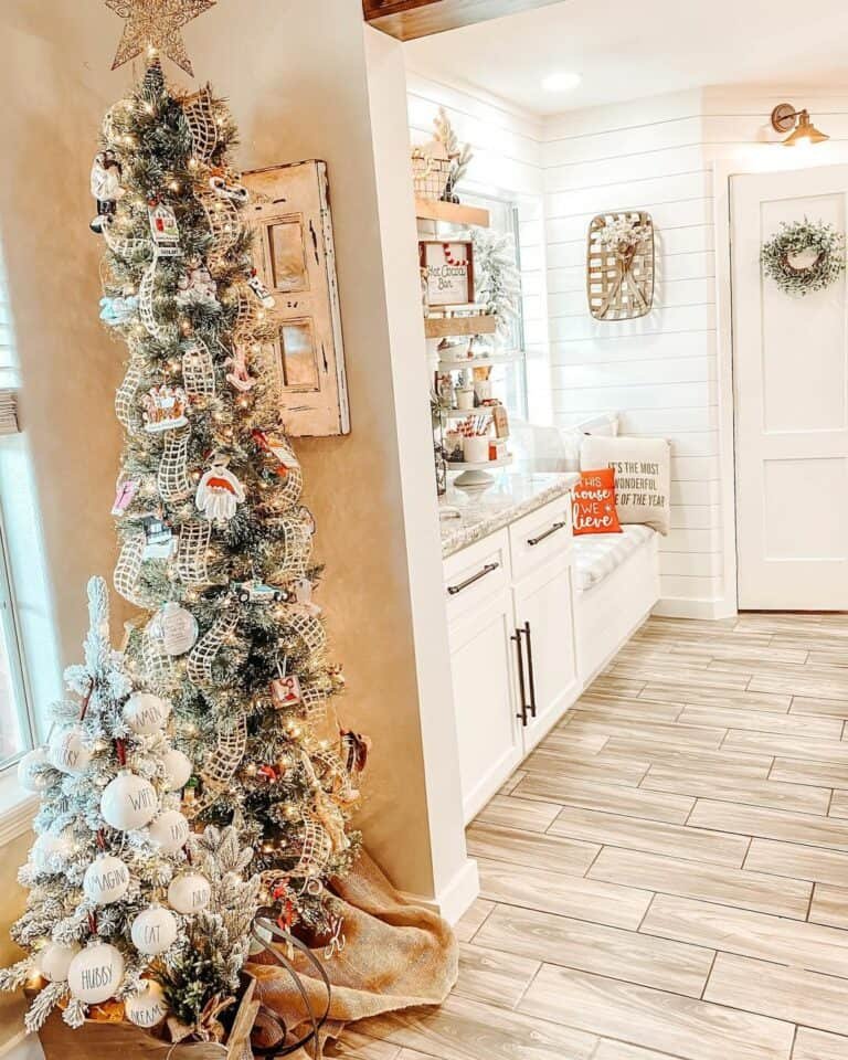 Farmhouse Christmas Tree