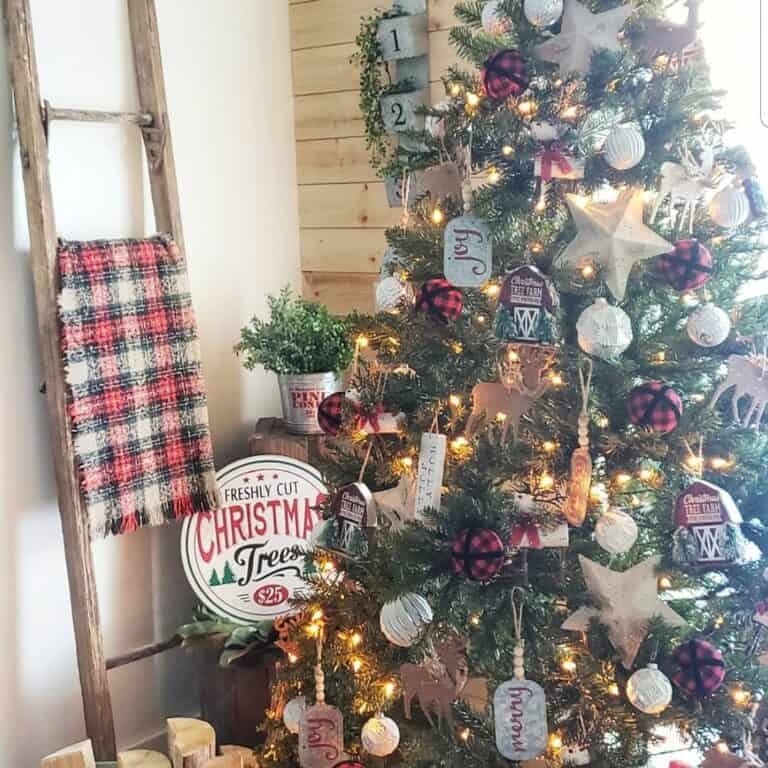 Farmhouse Red Plaid Tree