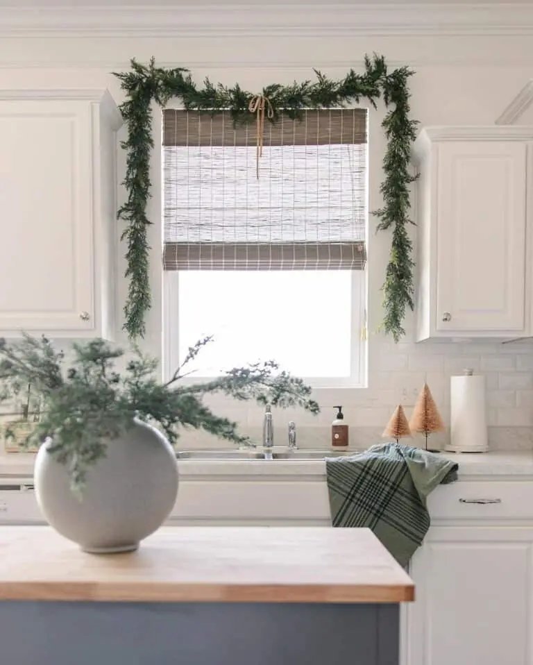 Farmhouse Window Garland