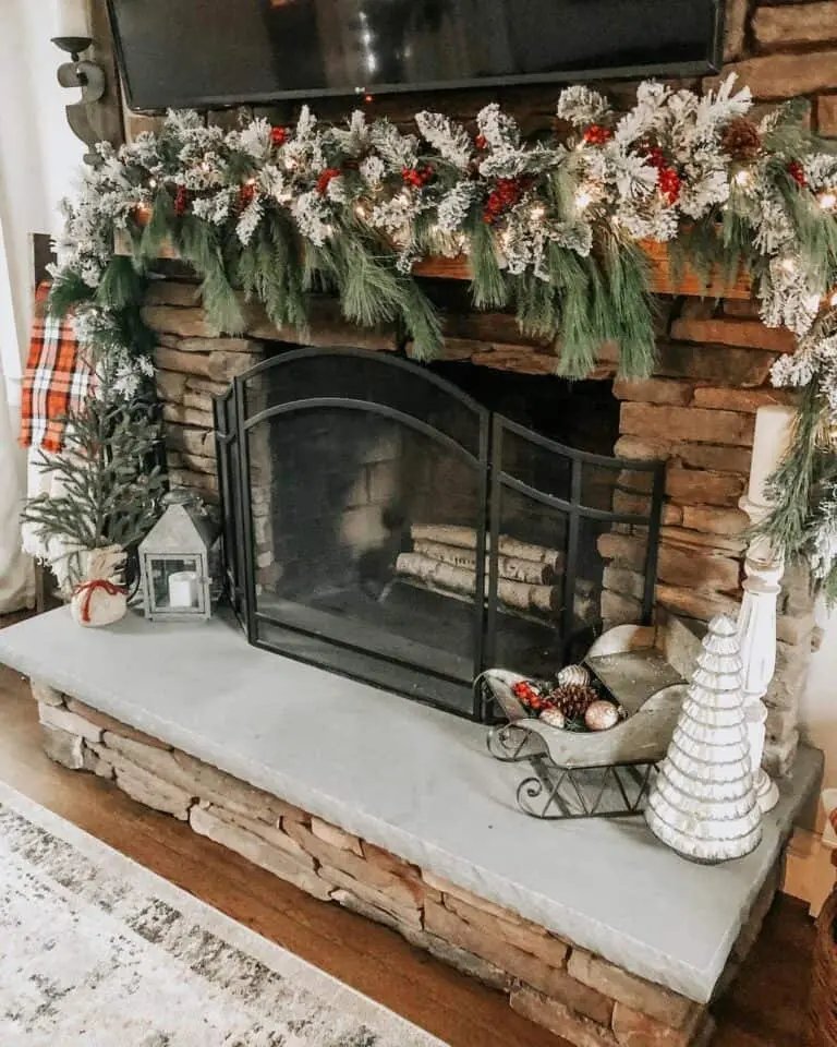 Flocked Garland Display