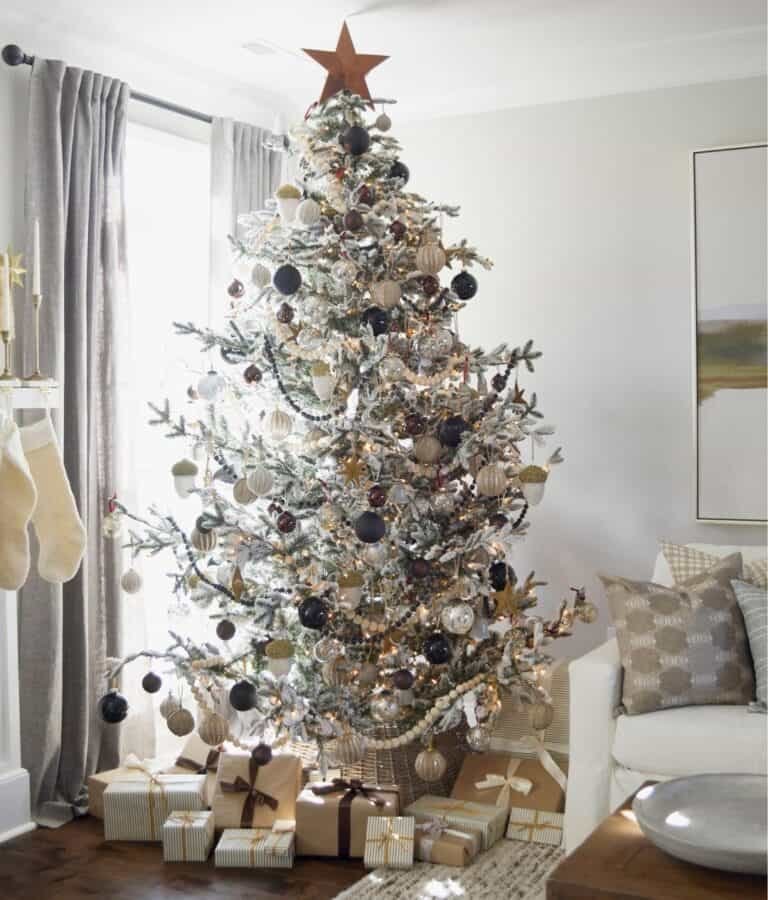 Flocked Tree Black Garland
