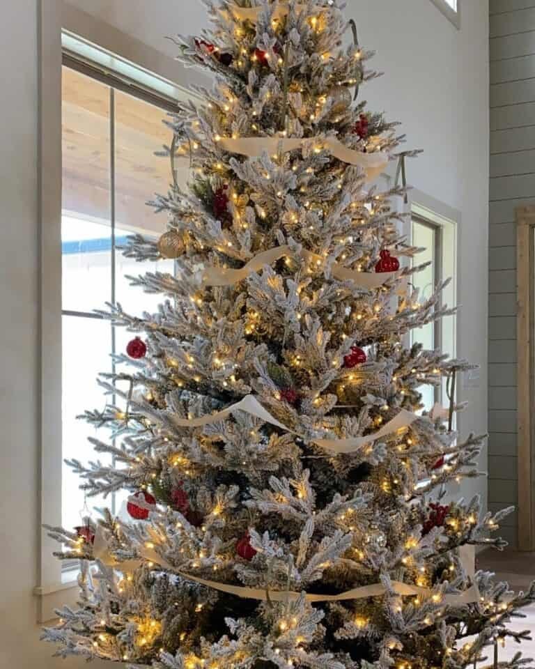 Flocked Tree Red Ornaments