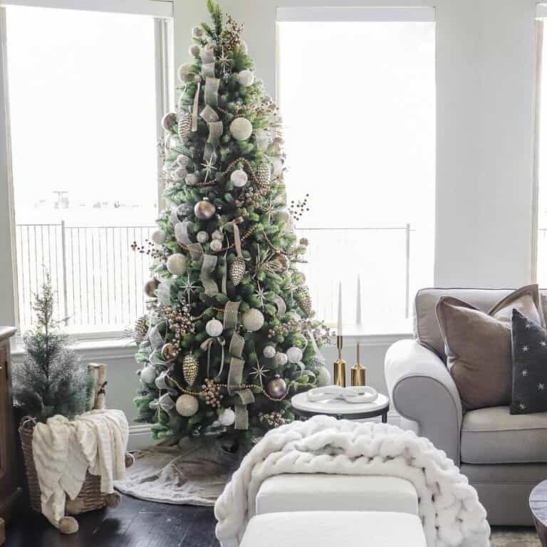 Frosted Mesh Garland