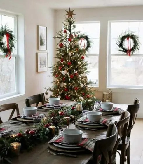 Garland Table Centerpiece