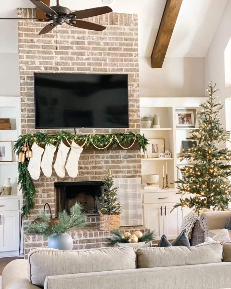 Gold Green Mantle