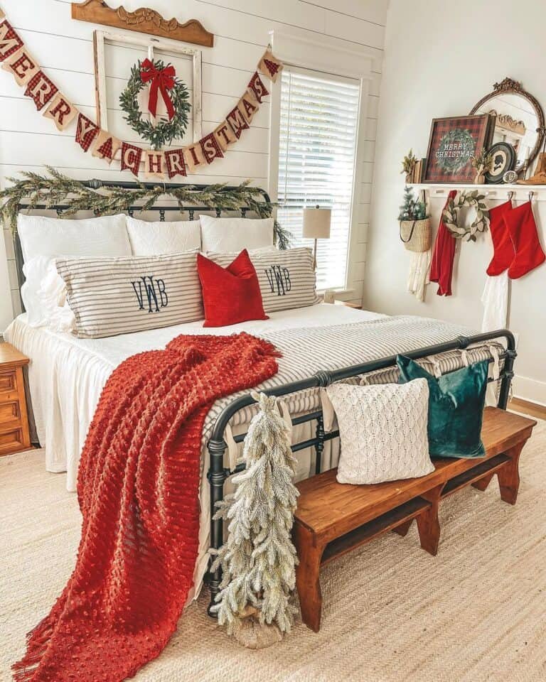 Green Garland Bedding