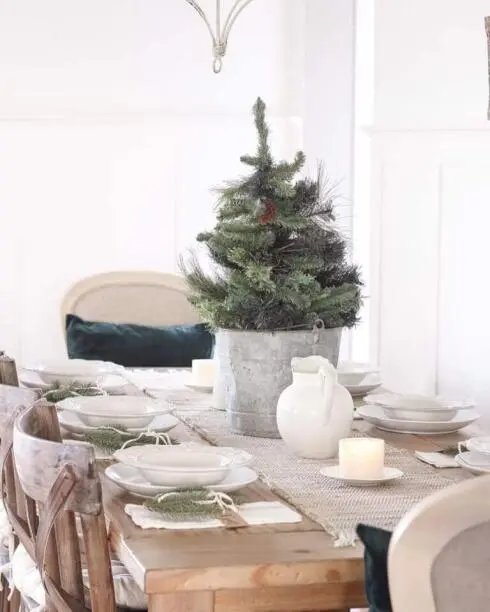 Neutral Christmas Tablescape