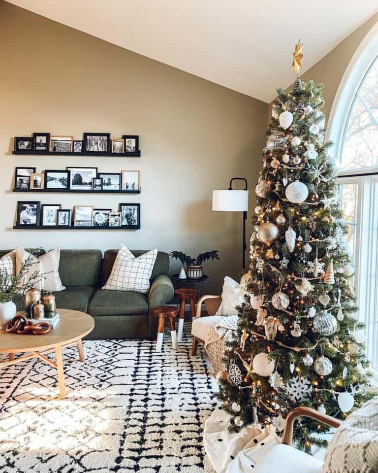 Neutral Tree Snowflakes