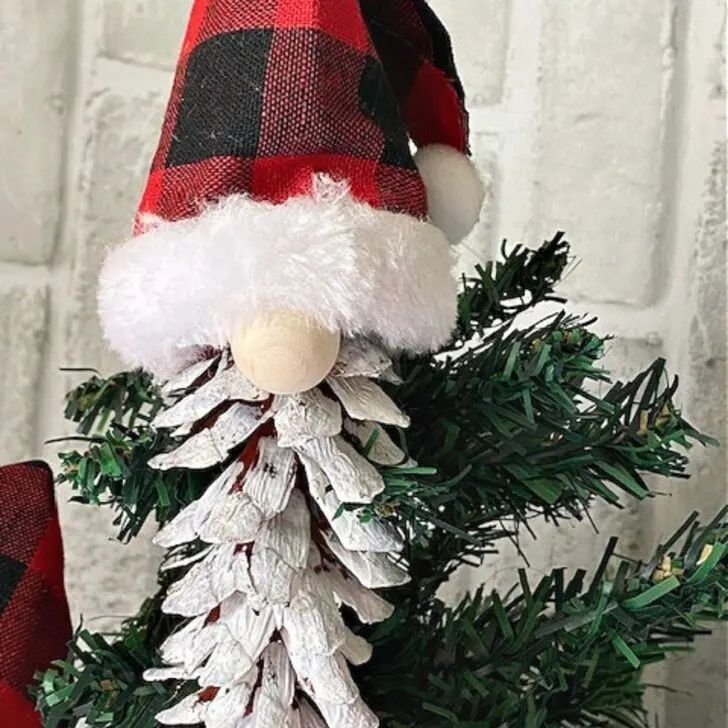 Pinecone Santa Gnomes