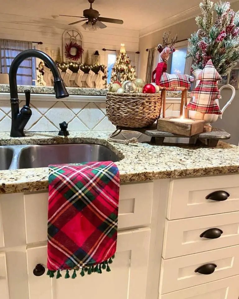 Plaid Kitchen Accessories