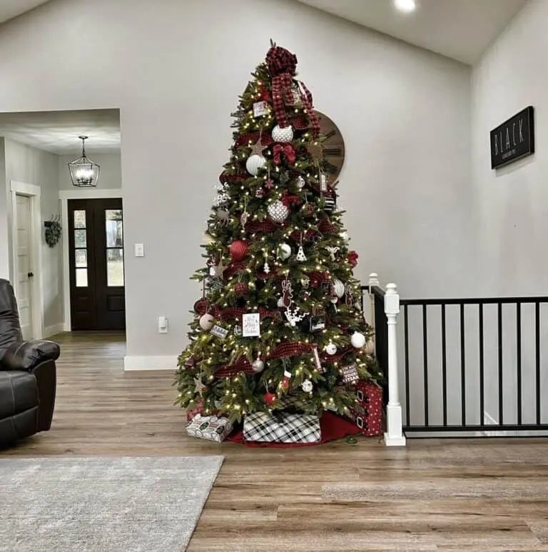 Red Ribbon Christmas Tree