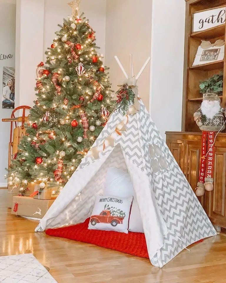 Red White Ornament Tree