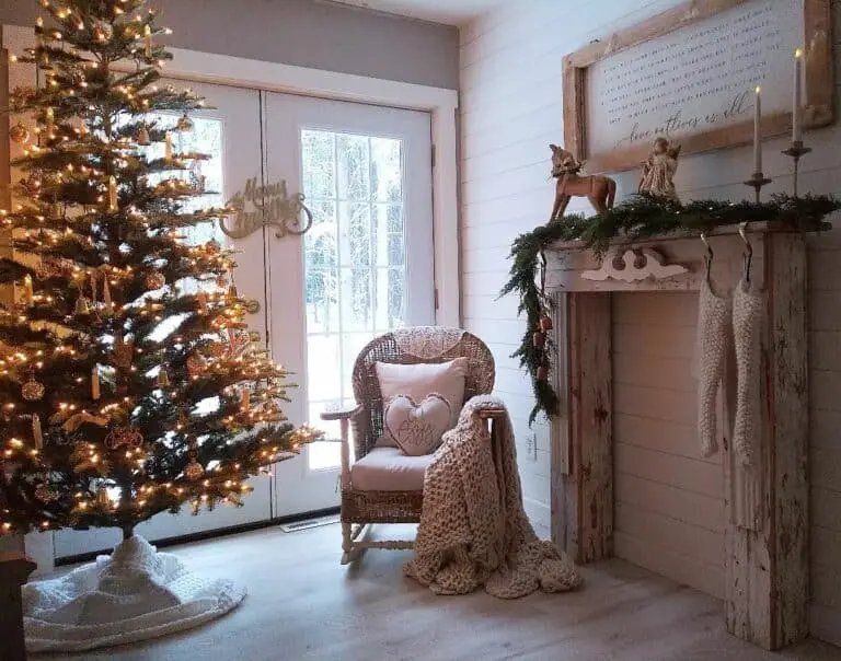 White Christmas Mantel