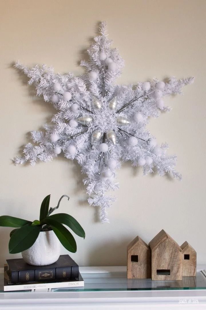 White Snowflake Wreath