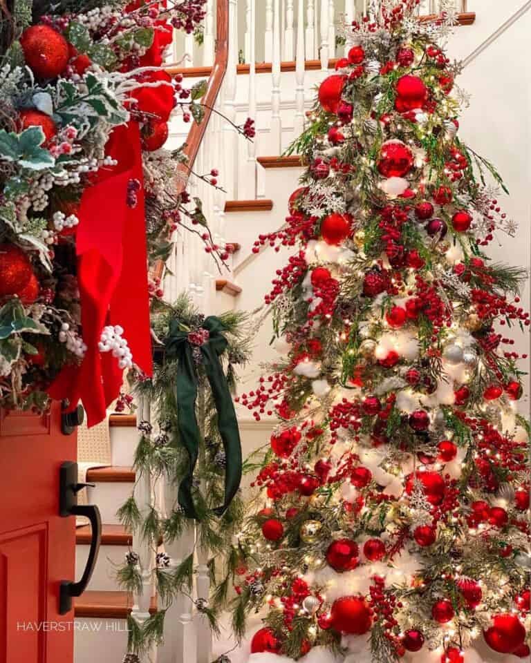 White Staircase Garland