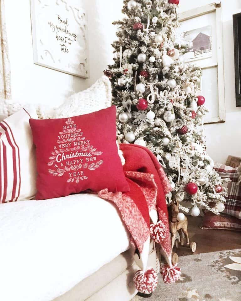 Red Tassel Blanket