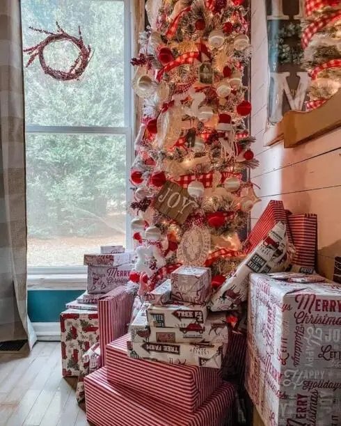 Red White Wrapping