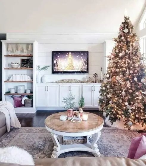 TV Tree Display