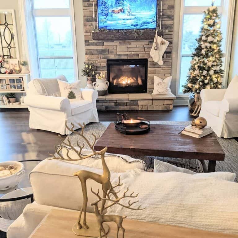 White Cottage Christmas
