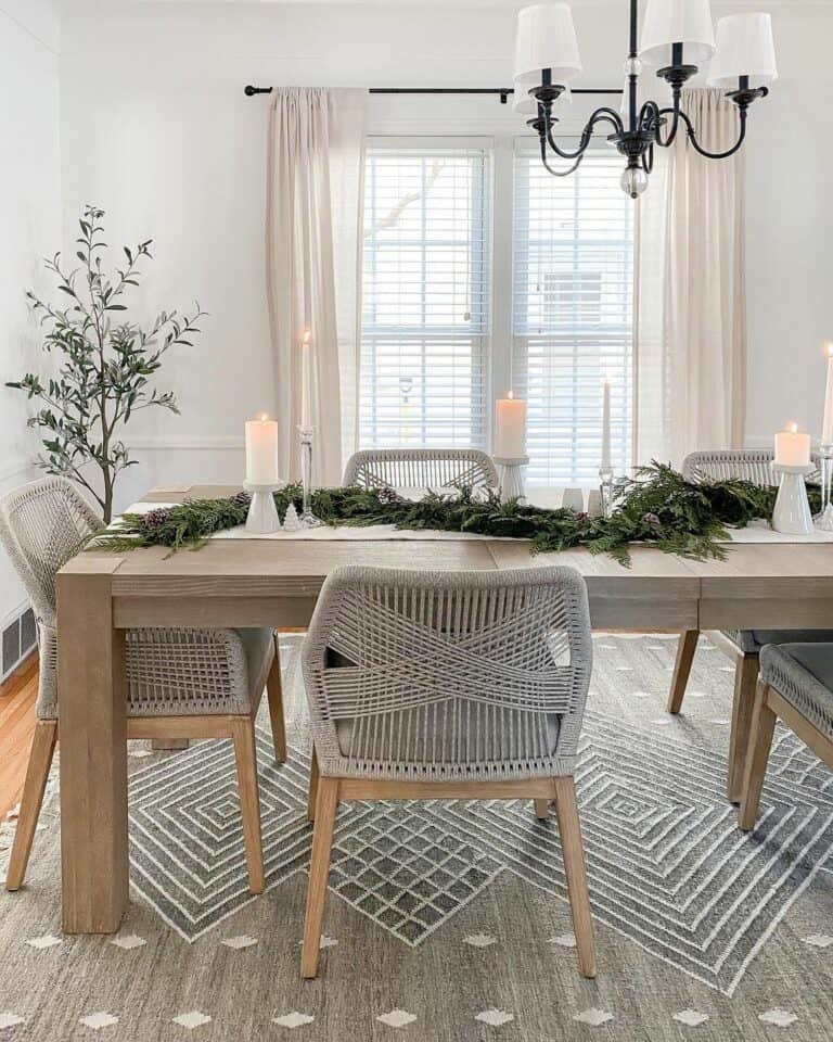 White Runner Garland