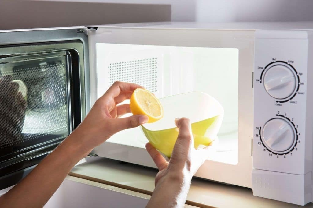 Lemon Microwave Cleaning
