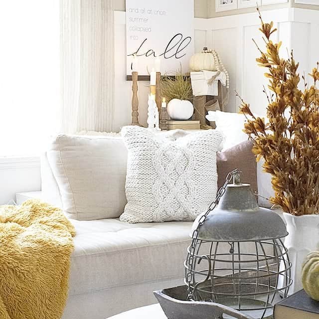 Yellow Farmhouse Accents