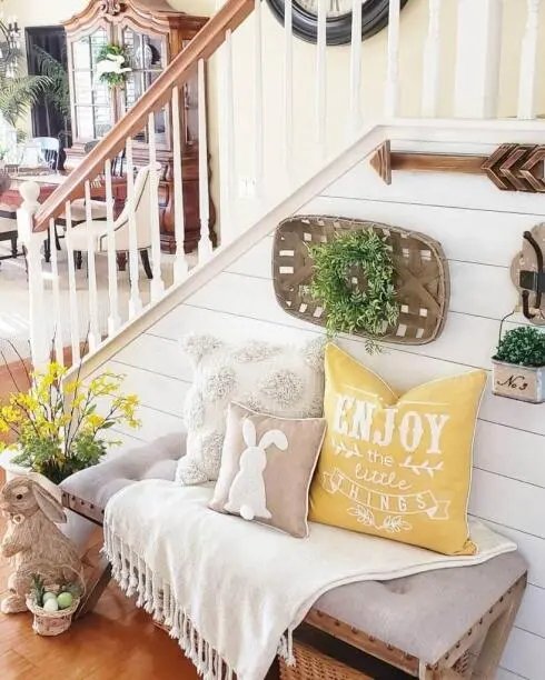 Yellow Spring Accents