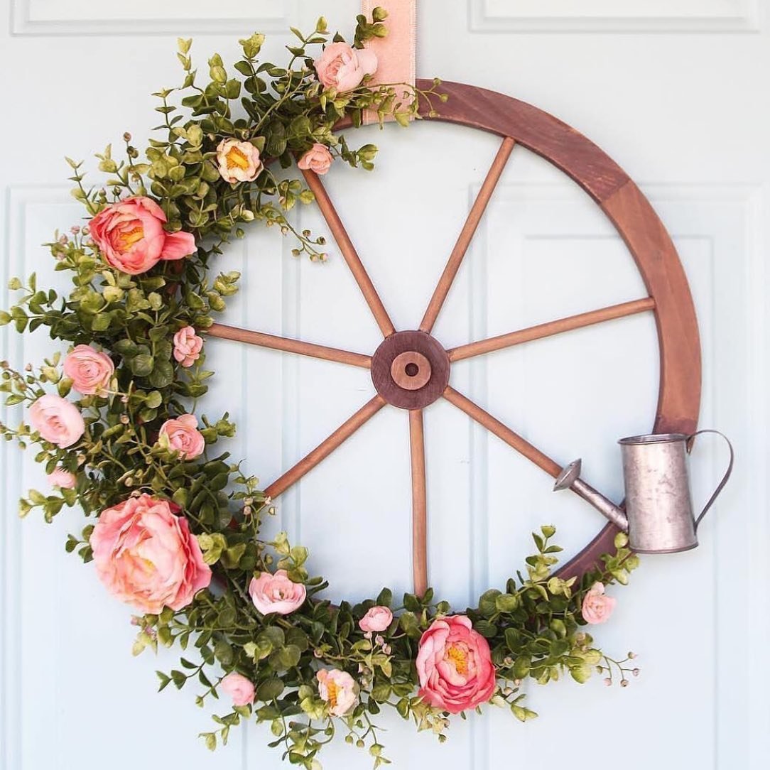 Wagon Wheel Farmhouse Wreath