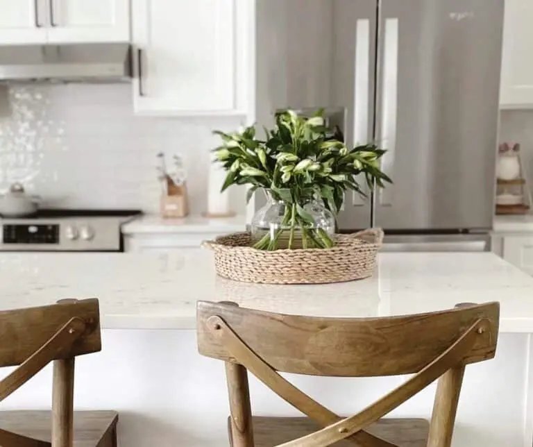 White Countertop Foliage