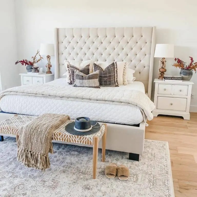 Autumn bedroom with macrame and wood