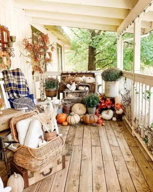 Autumn porch display
