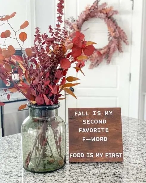 Bold foliage accents