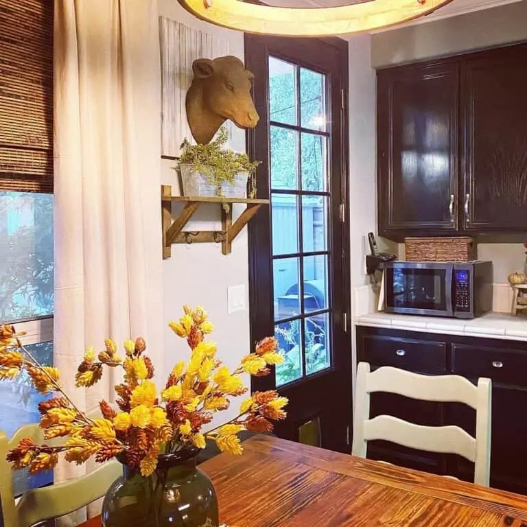 Fall florals in farmhouse kitchen