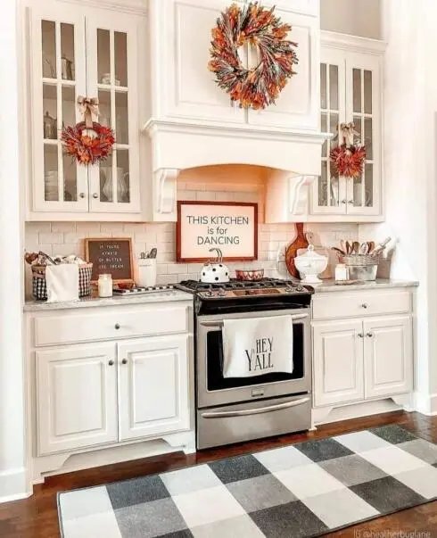 Fall wreath on range hood