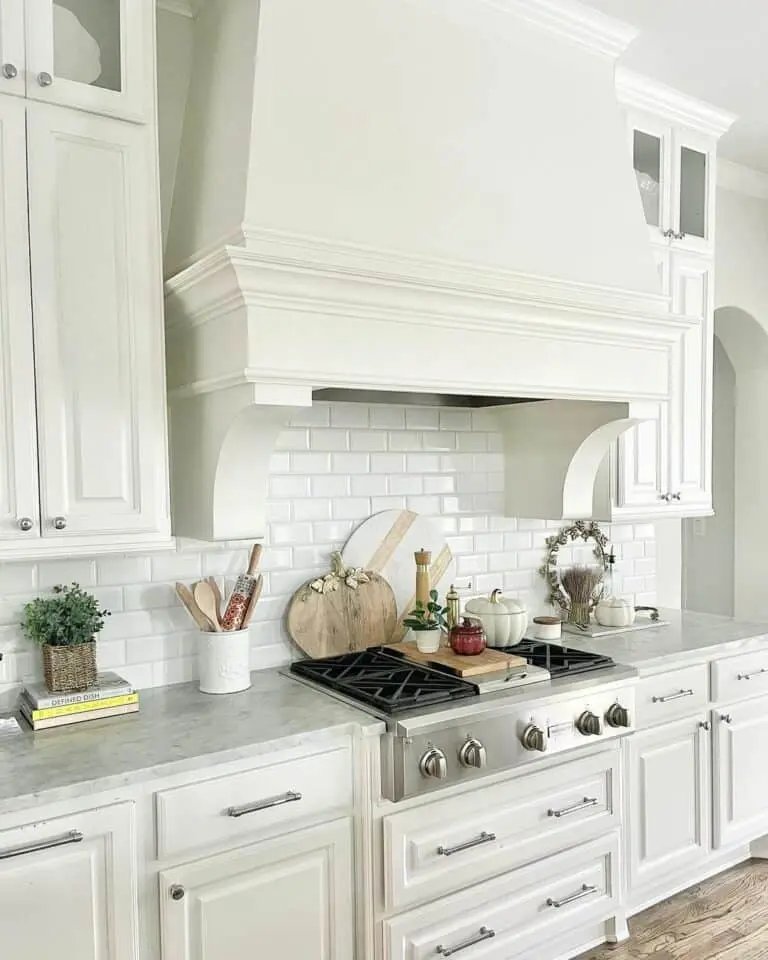 Farmhouse hood with modern finishes