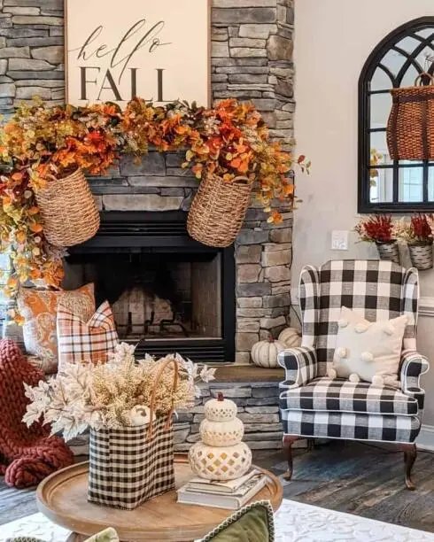 Garlands in Woven Baskets
