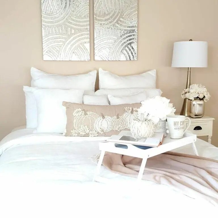 Glittery neutral accents