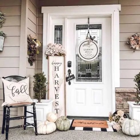 Layered Signage and Décor