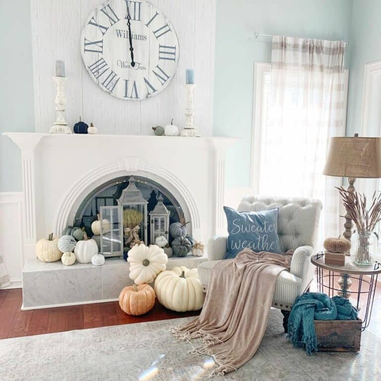 Light Gray Lanterns and Pumpkins