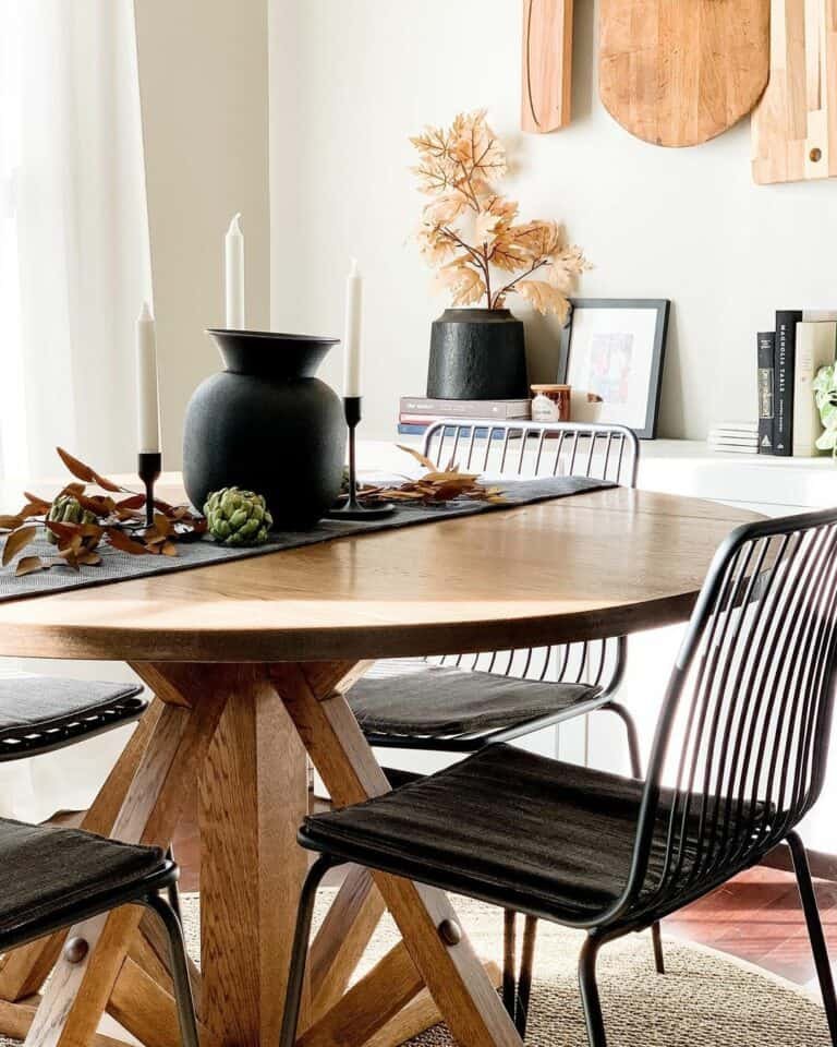 Modern centerpiece with green accents