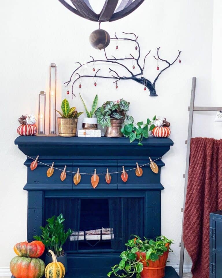 Orange leaf banner and pumpkins
