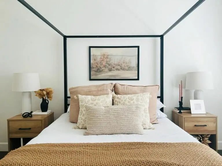 Soft blush pink accents
