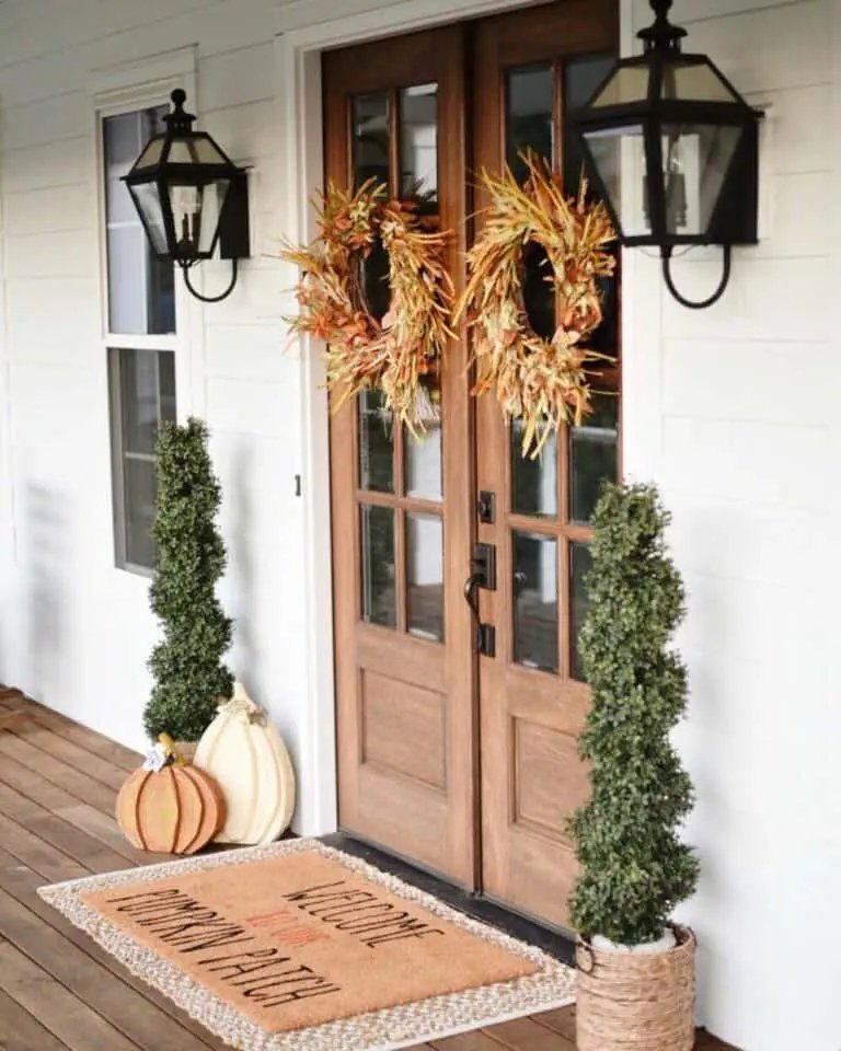 Straw and wheat wreath