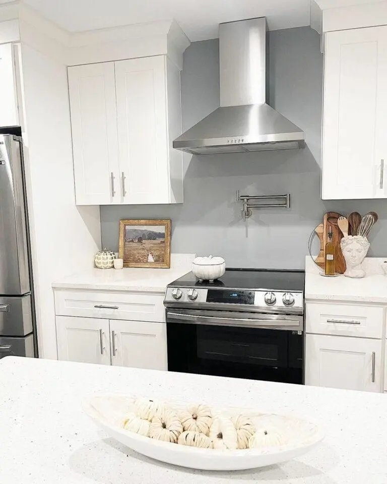 White crown molding