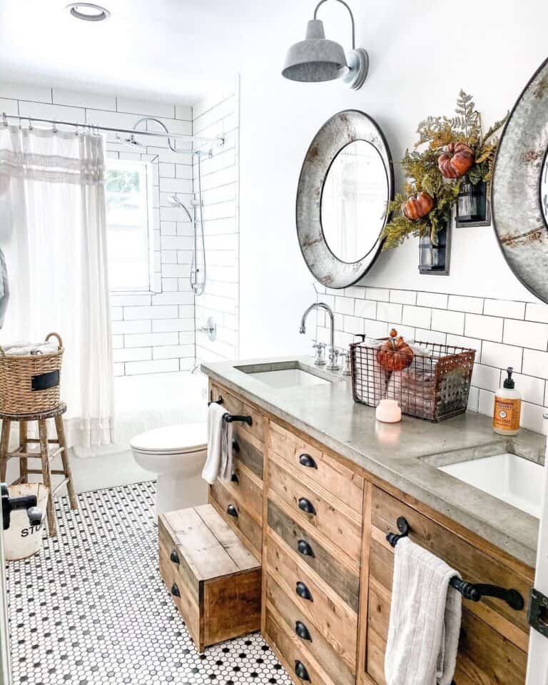 White tiles, fall bouquet
