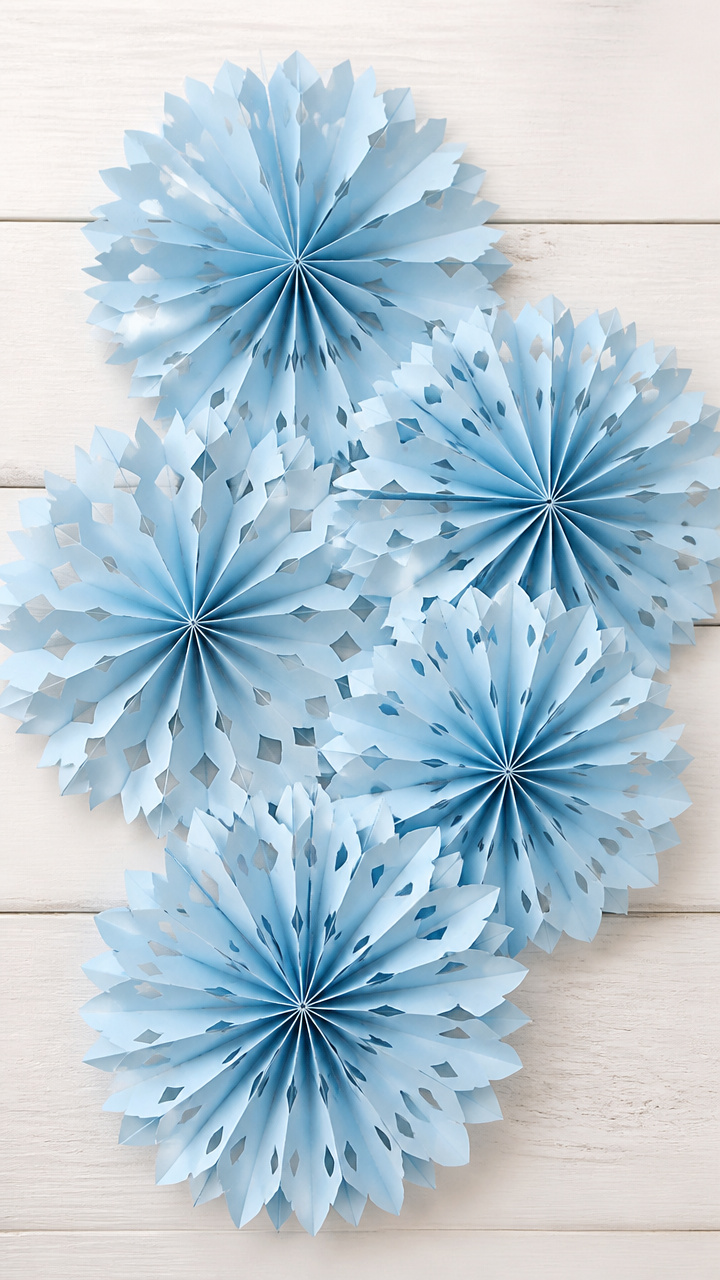 Accordion Snowflake Fans